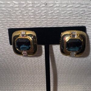 Vtg NLH Chic Gold and Blue Stud Clip On Earrings
